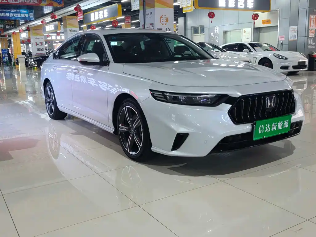 Honda Inspire PHEV — миниатюра 3