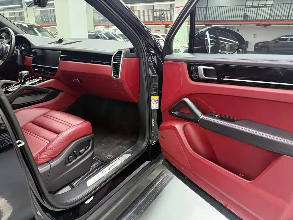 Porsche Cayenne — миниатюра 21