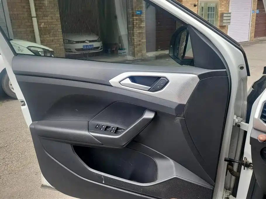 Volkswagen Tacqua 2021 1.5L AT Smart Connect
