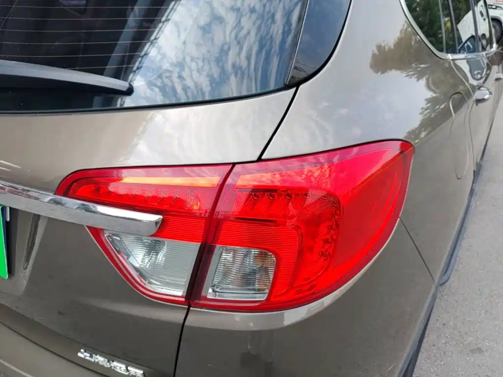 Buick Envision Plus — миниатюра 8