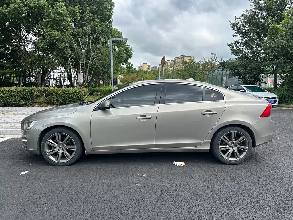 Volvo S60 — миниатюра 4