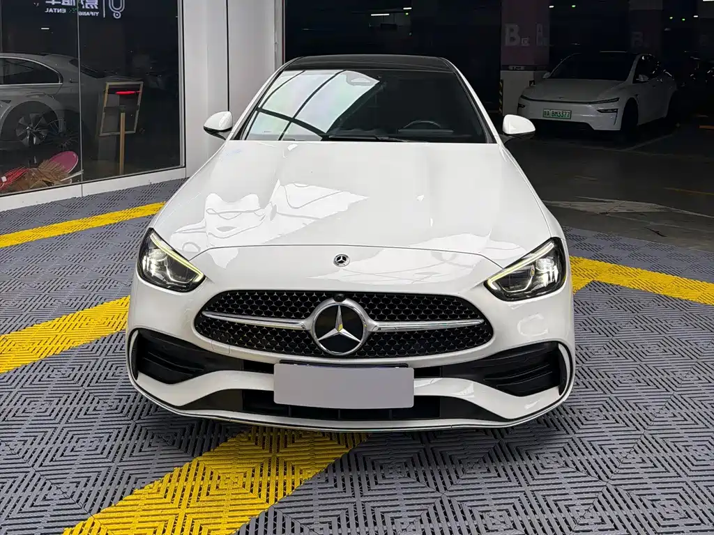 Mercedes-Benz C-Class — миниатюра 2