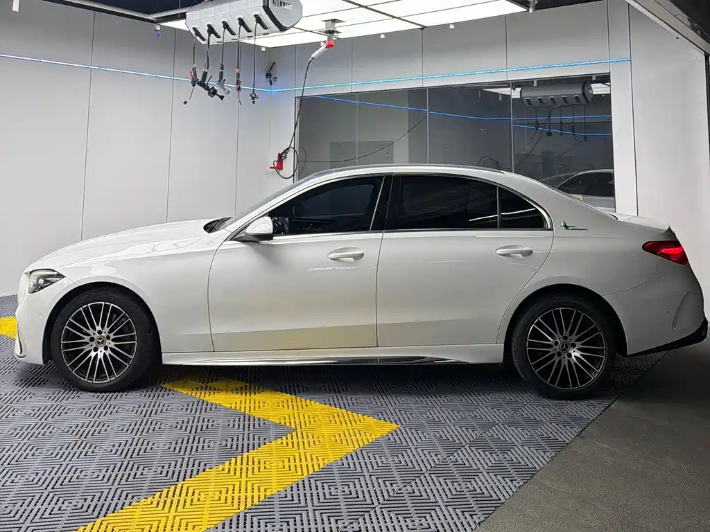 Mercedes-Benz C-Class — миниатюра 3