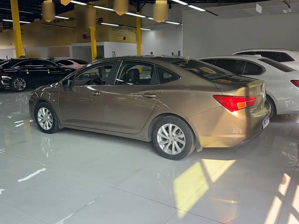 Buick Verano — миниатюра 11