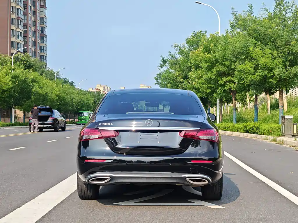 Mercedes-Benz E-Class — миниатюра 34
