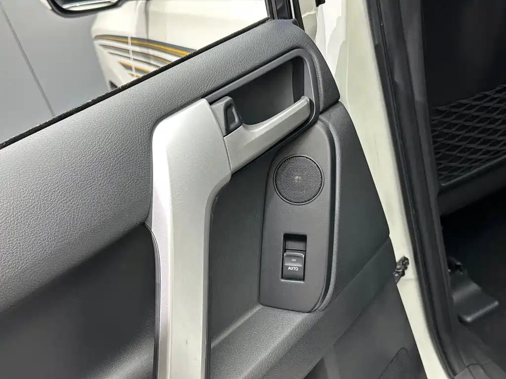 Toyota Prado — миниатюра 15