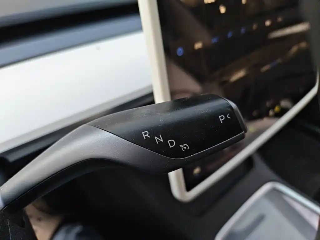 Tesla Model 3 — миниатюра 10