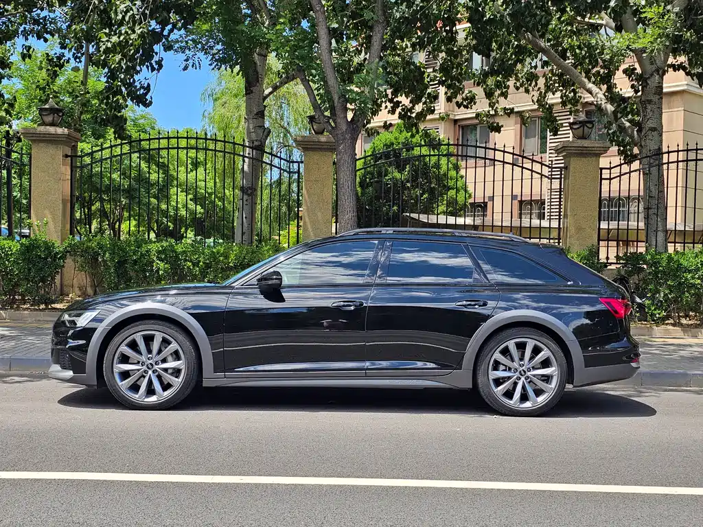 Audi A6 2024 allroad quattro 55 TFSI Premium