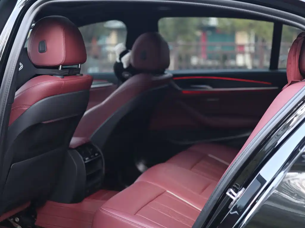 BMW 5 Series — миниатюра 20