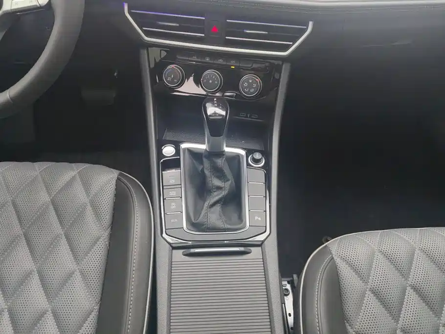 Volkswagen Sagitar — миниатюра 16