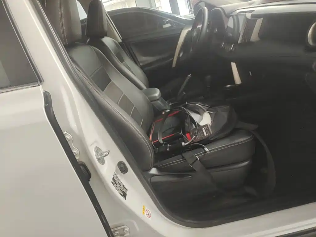Toyota RAV4 — миниатюра 25