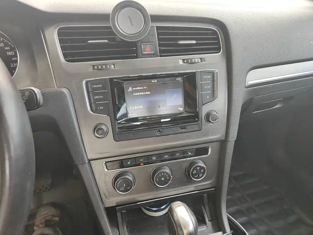 Volkswagen Golf — миниатюра 18