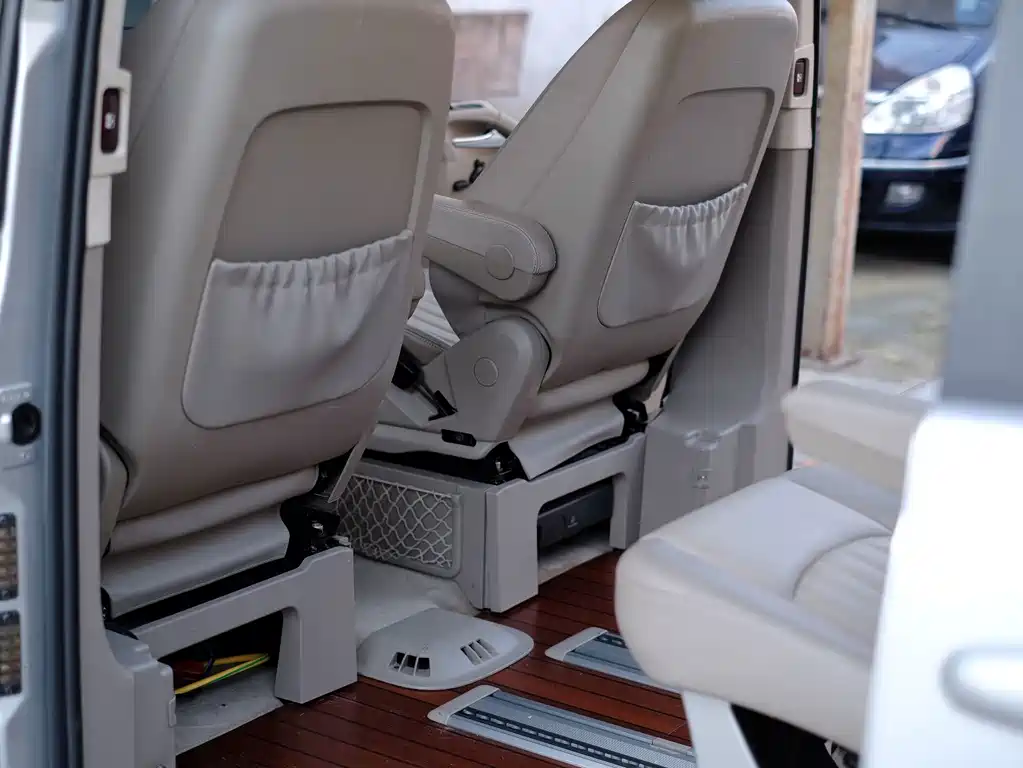 Mercedes-Benz Viano — миниатюра 31