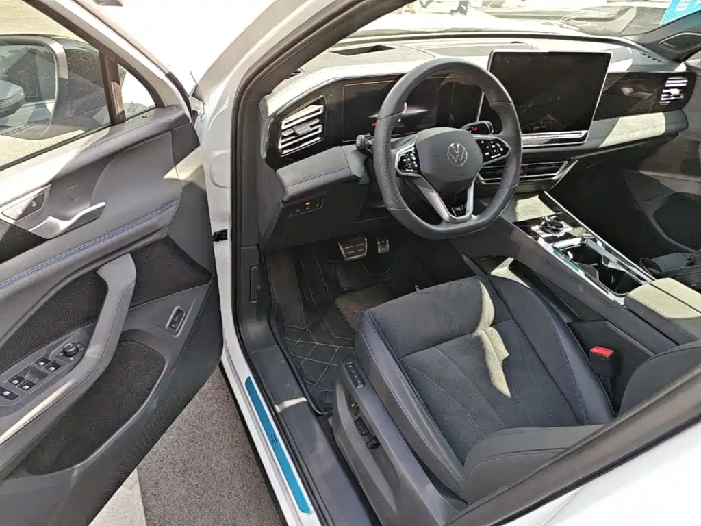 Volkswagen Tiguan L — миниатюра 16