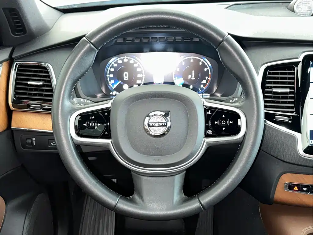 Volvo XC90 — миниатюра 19