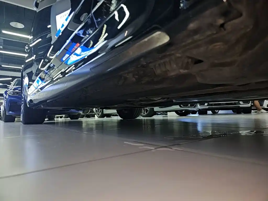 BMW 5 Series — миниатюра 21