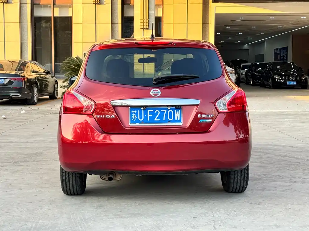 Nissan Tiida 2014 1.6L CVT Comfort