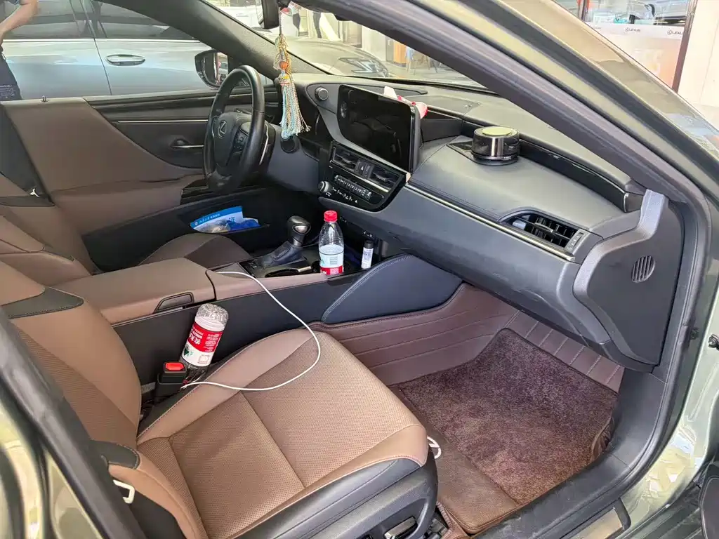Lexus ES — миниатюра 2