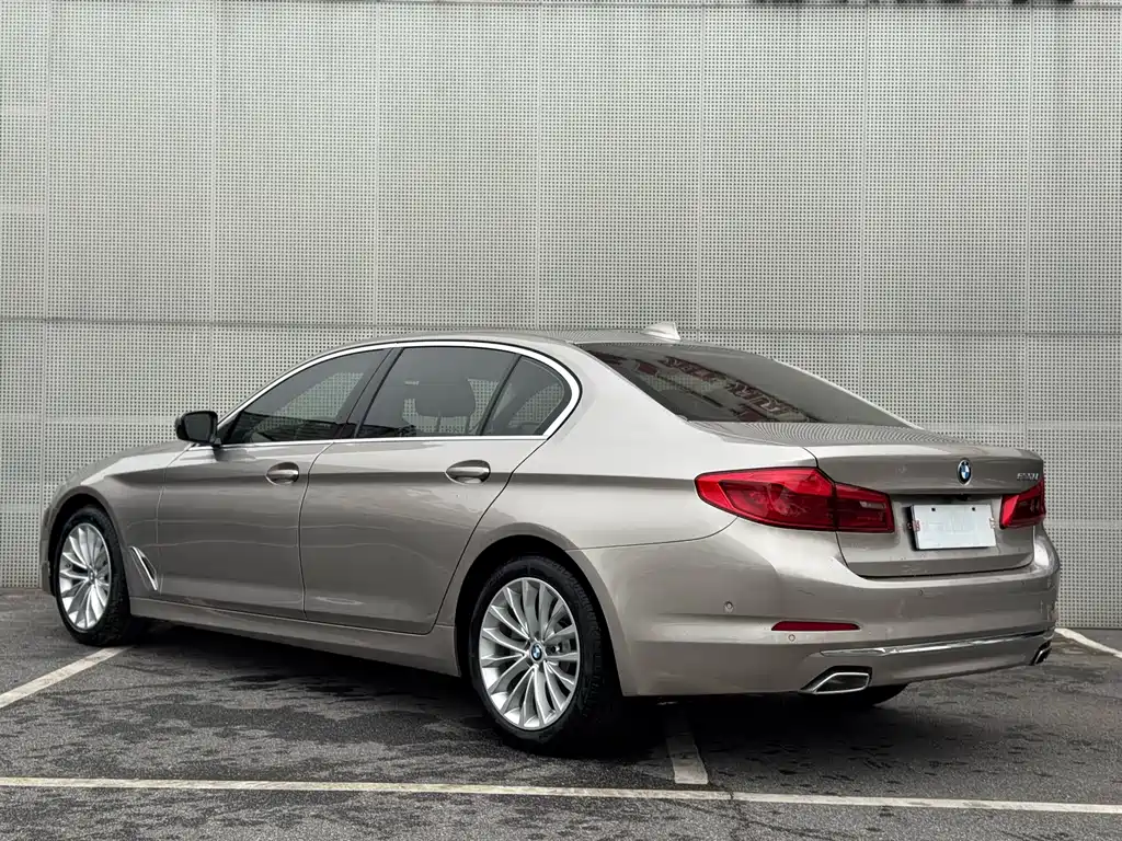 BMW 5 Series — миниатюра 51