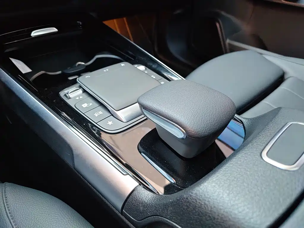 Mercedes-Benz GLB — миниатюра 13