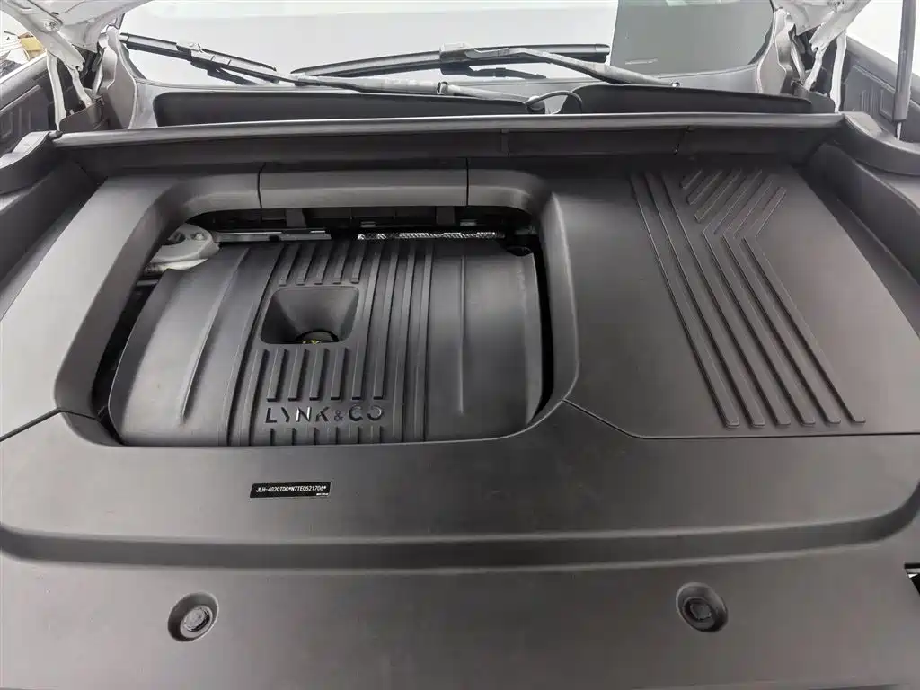 Lynk & Co 09 EM-P 2023 2.0TD EM-P PM мест