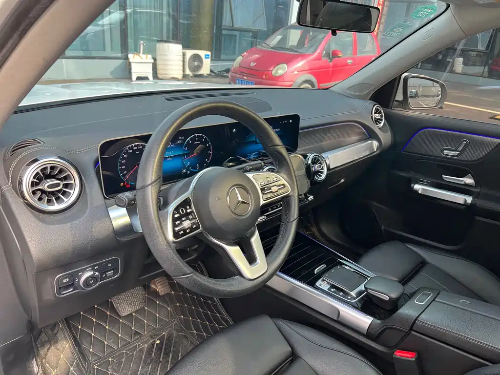 Mercedes-Benz GLB — миниатюра 4