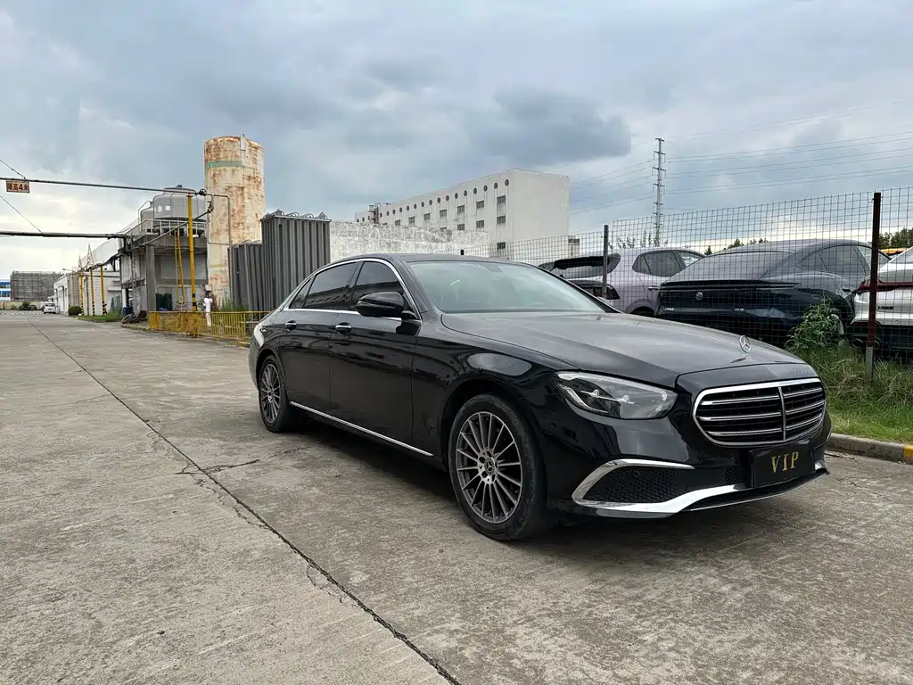 Mercedes-Benz E-Class — миниатюра 2