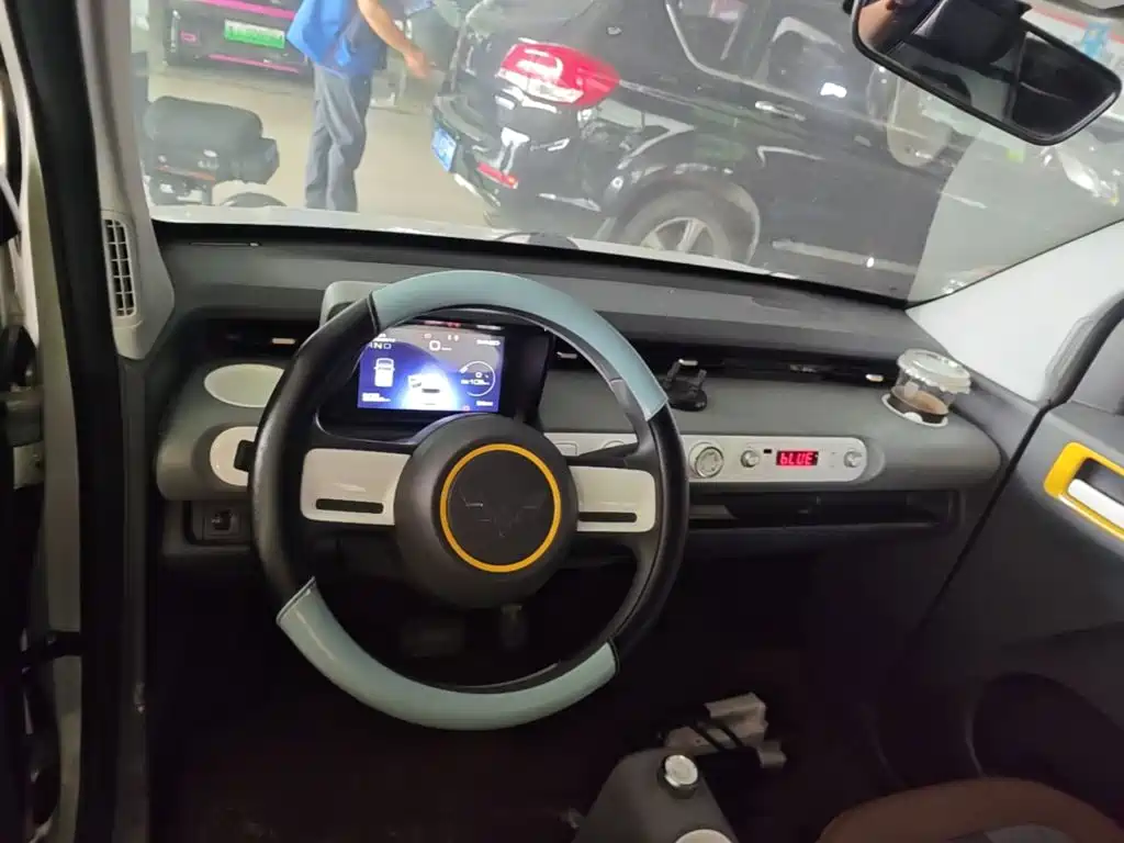 Wuling MINIEV — миниатюра 5