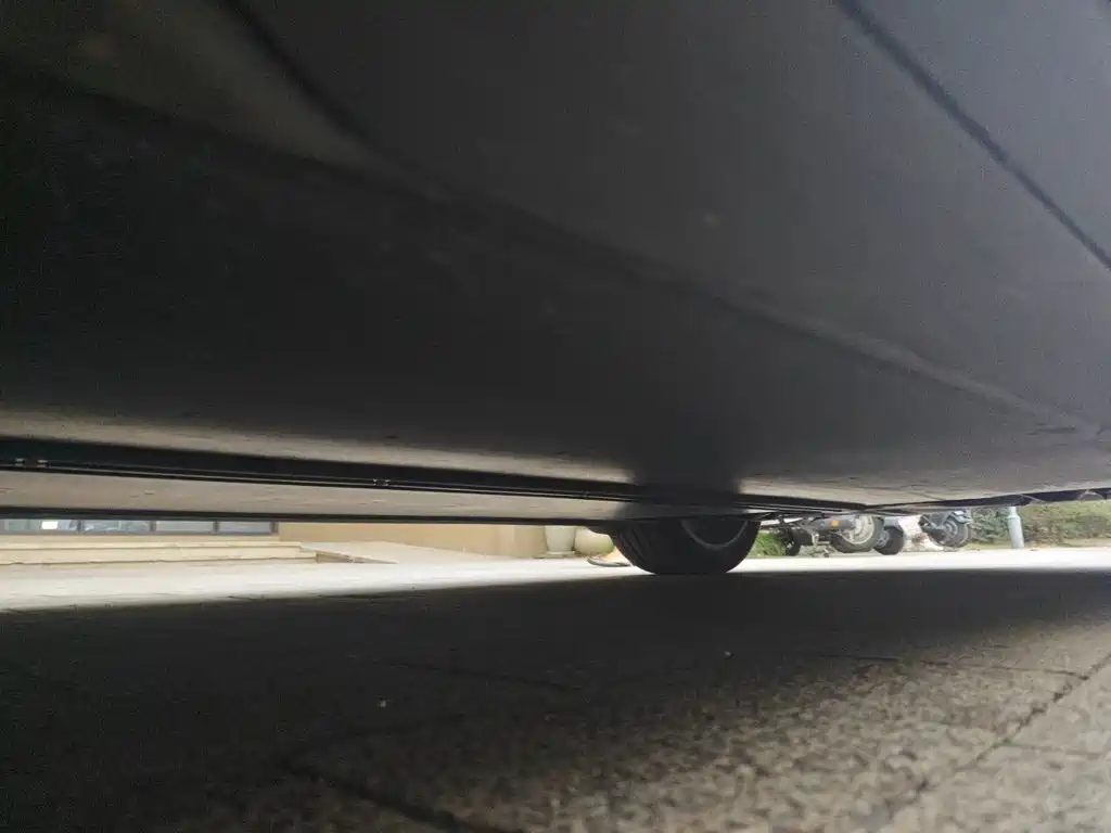 Tesla Model Y — миниатюра 25