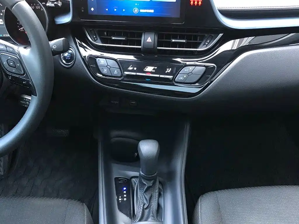 Toyota IZOA — миниатюра 10
