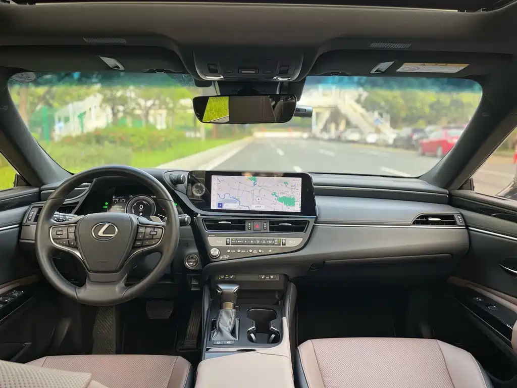 Lexus ES — миниатюра 9