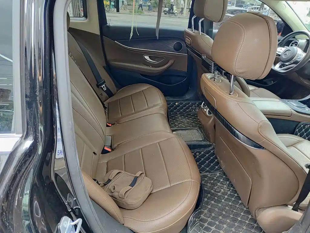 Mercedes-Benz E-Class — миниатюра 11