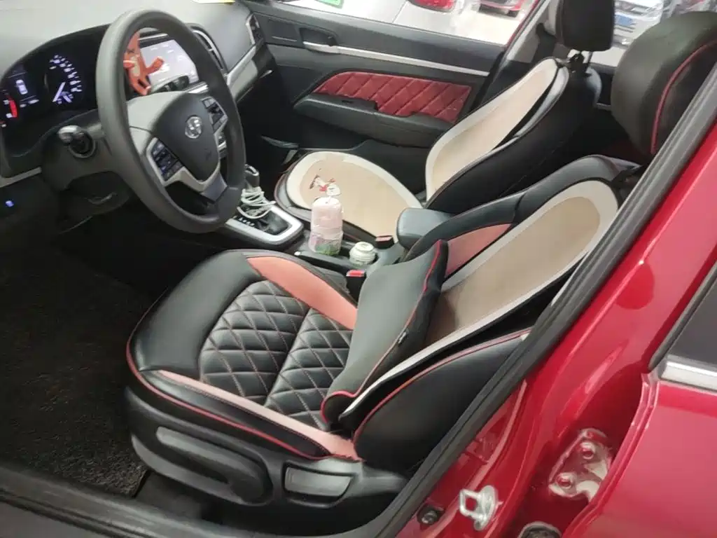 Hyundai Elantra — миниатюра 15