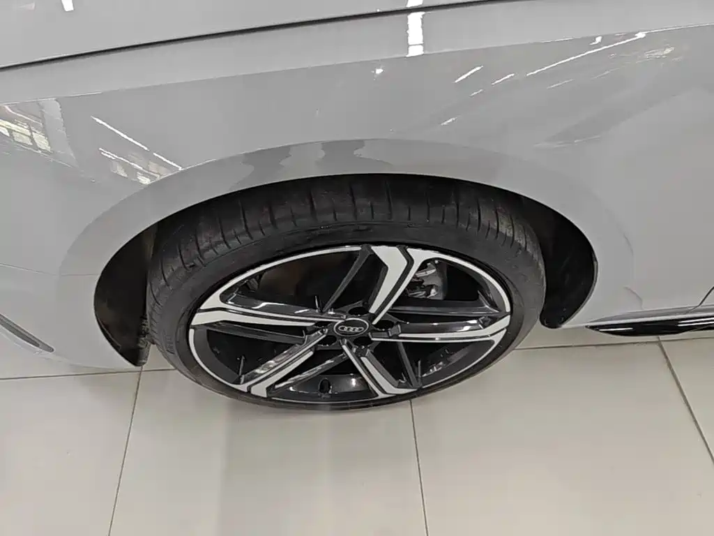 Audi A4L — миниатюра 23