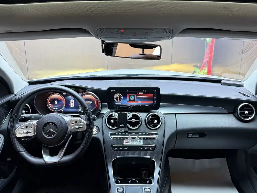 Mercedes-Benz C-Class — миниатюра 4