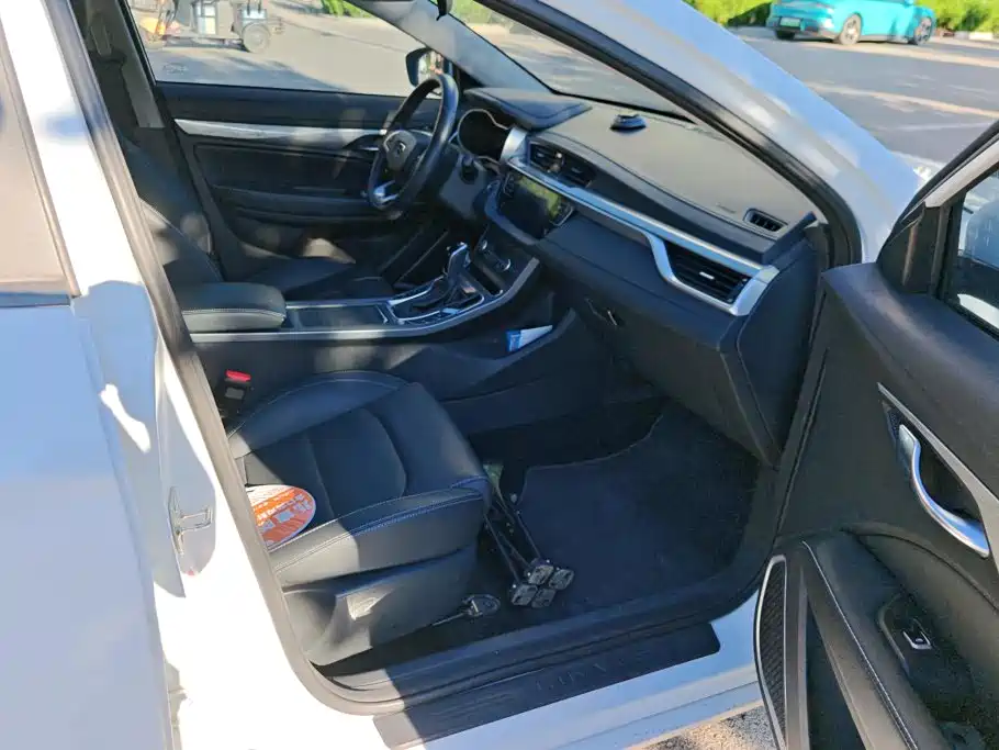 Geely Emgrand — миниатюра 8
