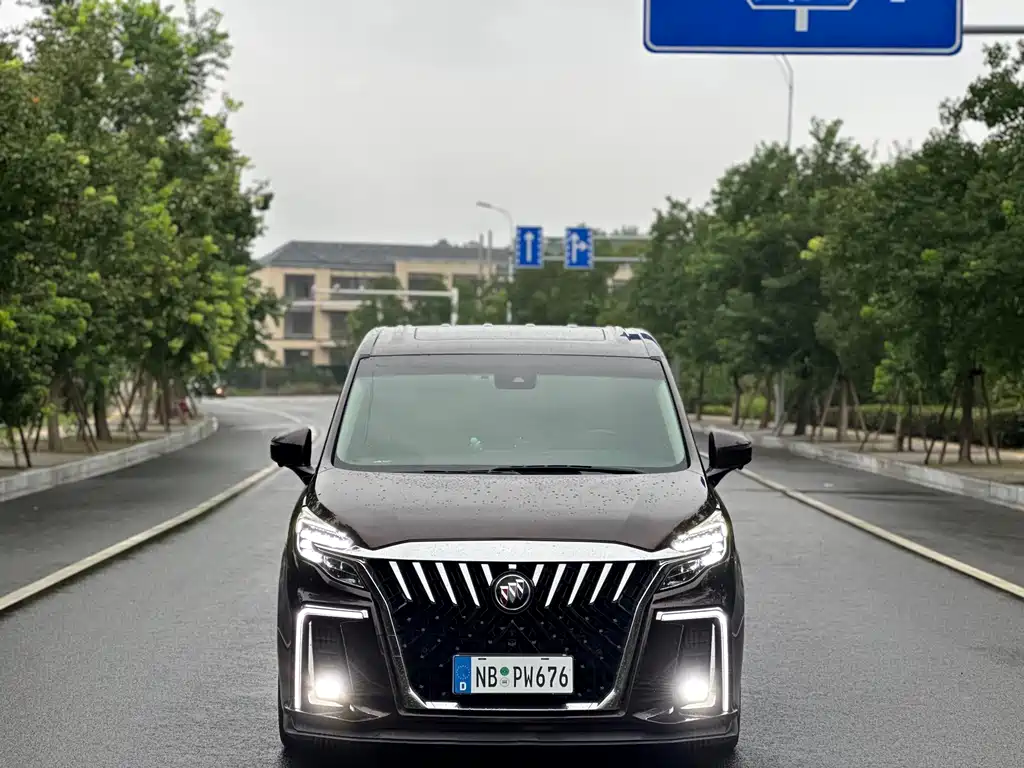 BUICK  GL8