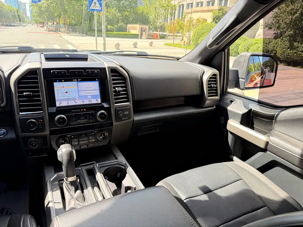 Ford F-150 Raptor — миниатюра 10