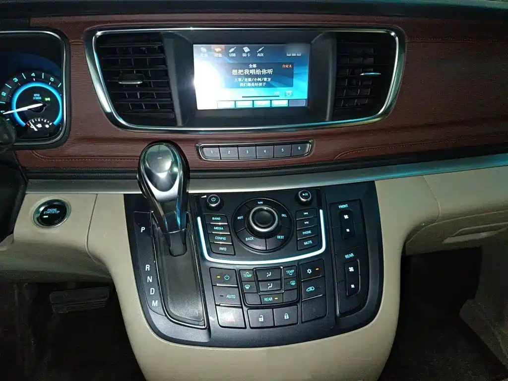 Buick GL8 — миниатюра 6