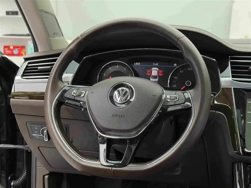 Volkswagen Phideon — миниатюра 13