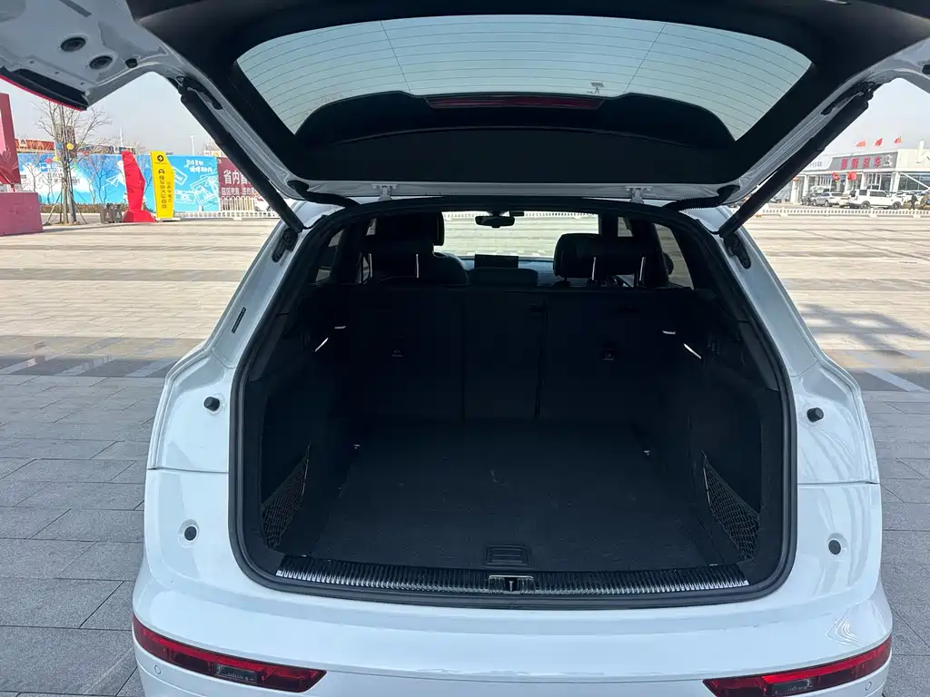 Audi Q5L 2024 40 TFSI Luxury