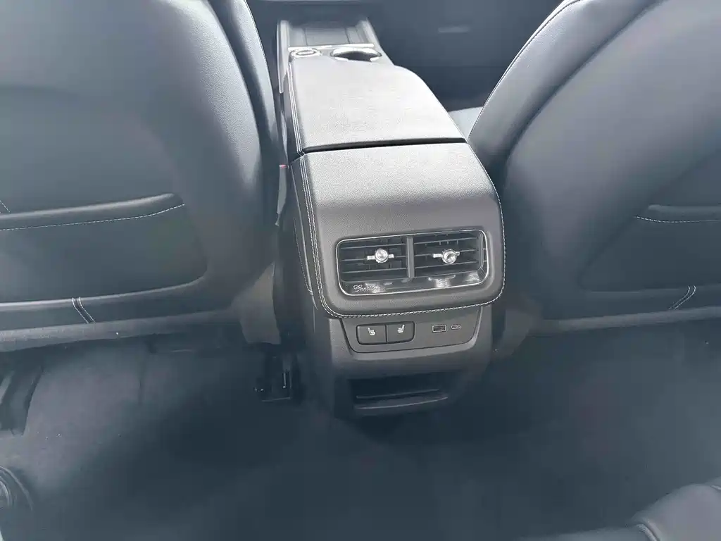 Cadillac XT5 — миниатюра 13