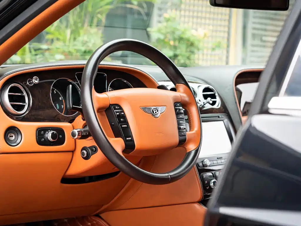 Bentley Flying Spur — миниатюра 9