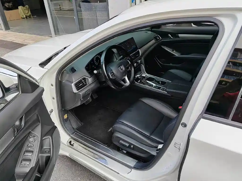 Honda Accord — миниатюра 7