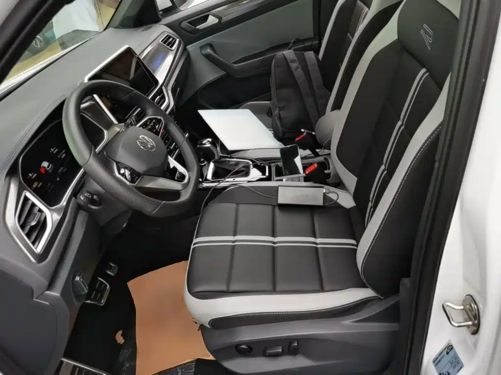 Volkswagen T-Roc — миниатюра 15