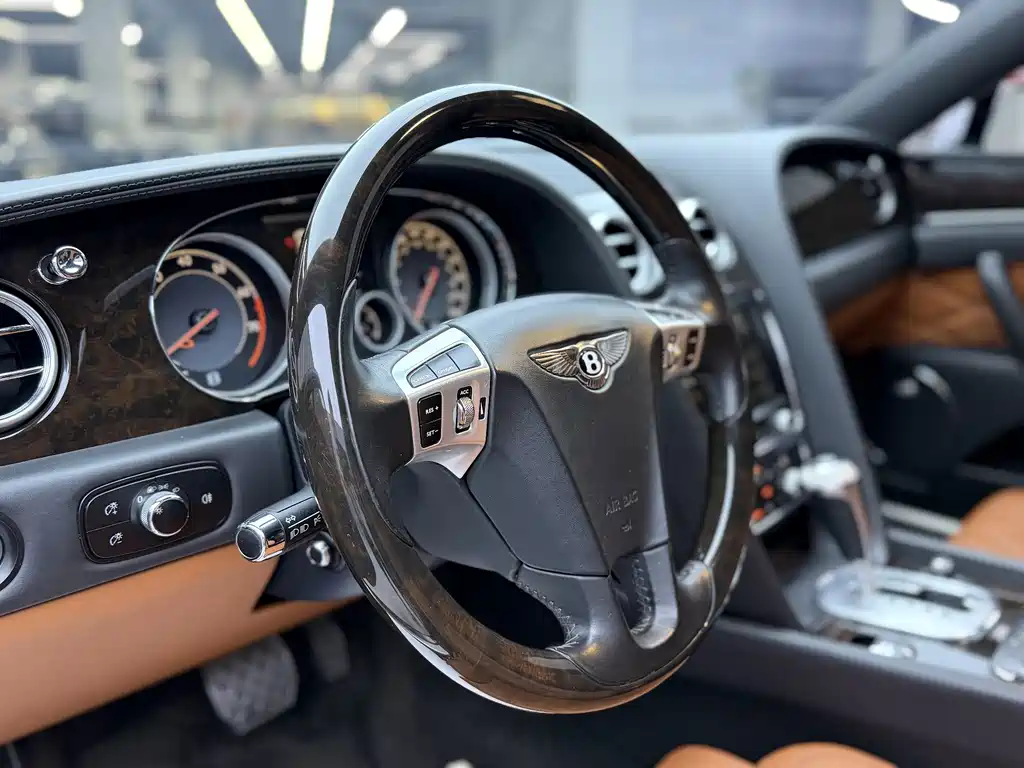 Bentley Flying Spur — миниатюра 8