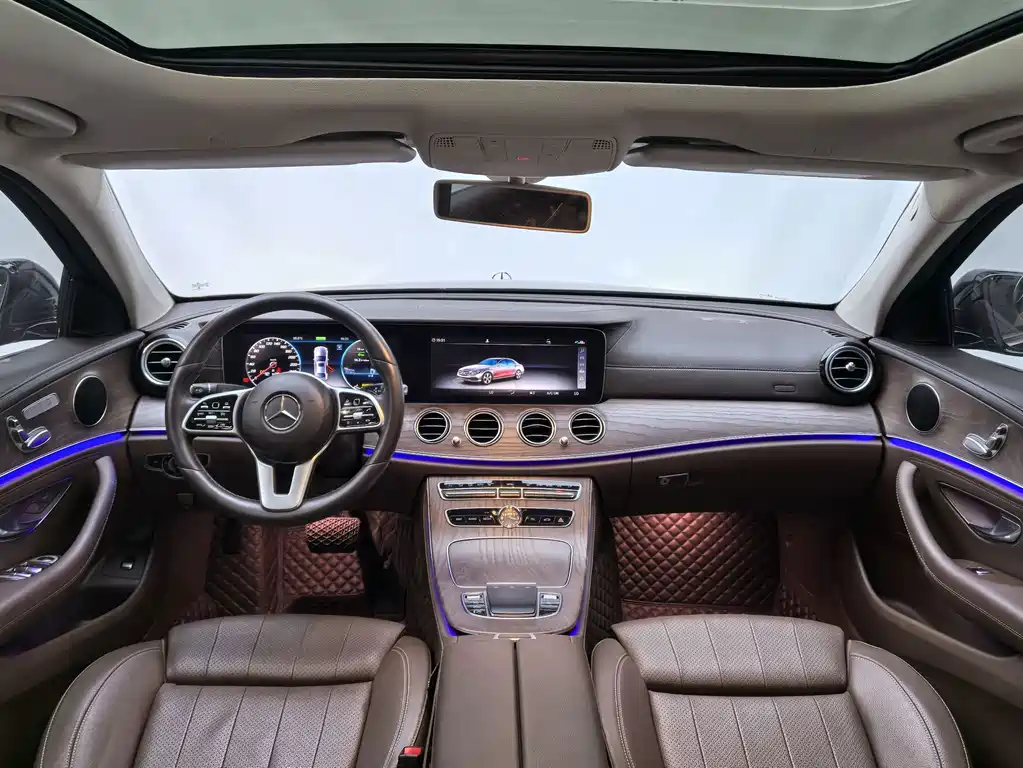 Mercedes-Benz E-Class — миниатюра 13