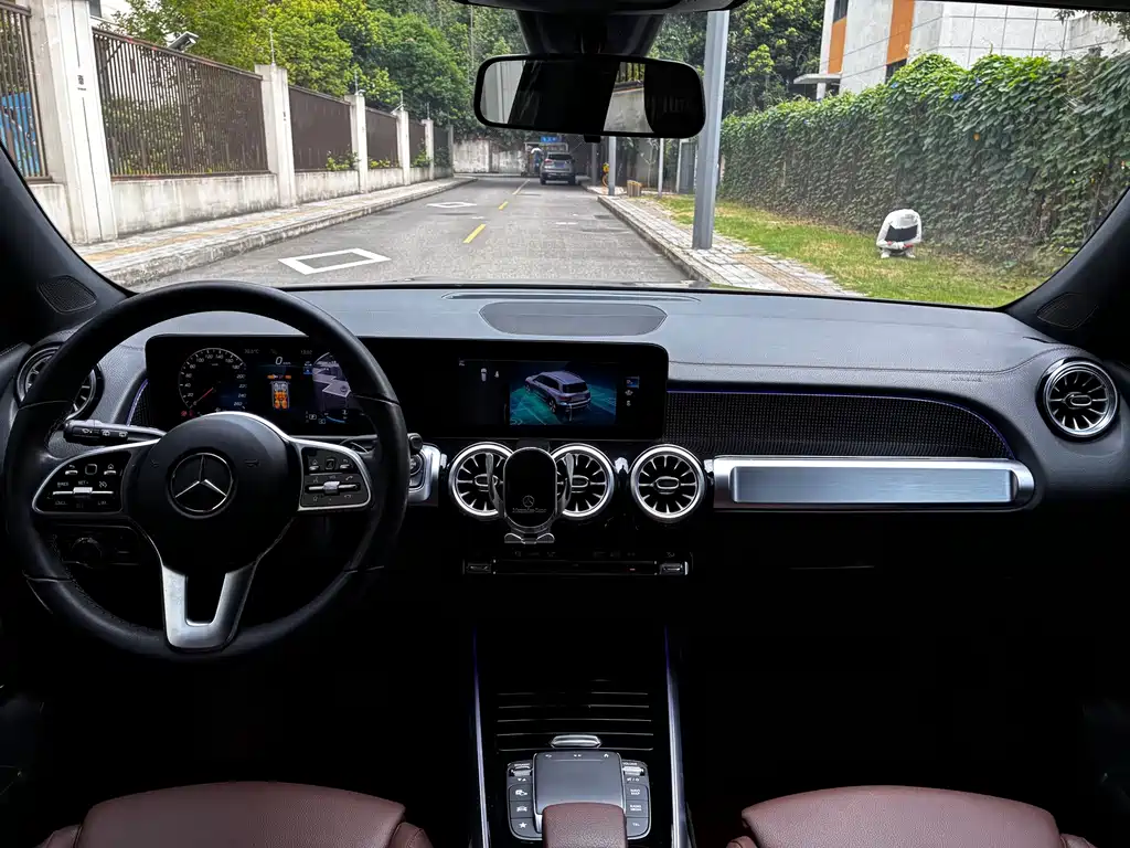 Mercedes-Benz GLB — миниатюра 16