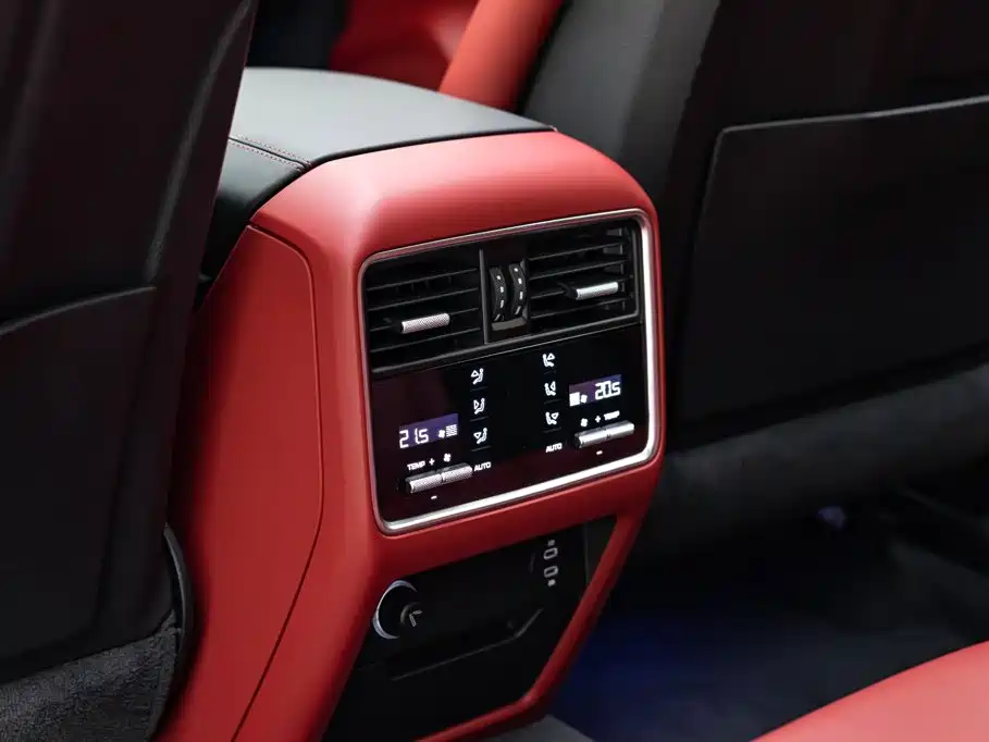 Porsche Cayenne — миниатюра 12