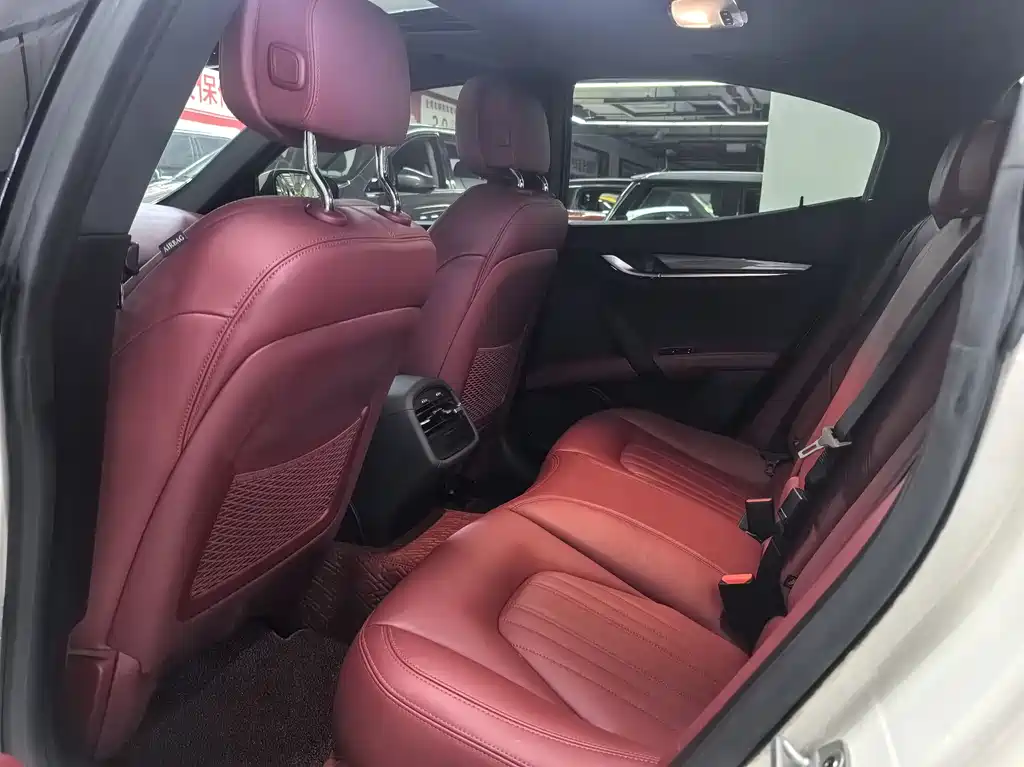Maserati Ghibli — миниатюра 5